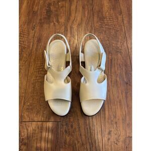 NEW SAS Women’s Suntimer Pearl Bone Strappy Block Heel Sandals Size 9 M